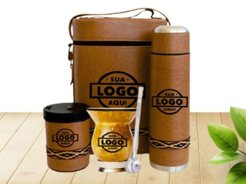 Kit com Cuia, Garrafa Térmica, Mateira, Porta Erva e Bomba para Chimarrão Personalizados em Torres
